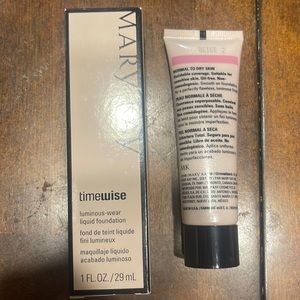 Mary Kay liquid foundation Beige 2 luminous wear
